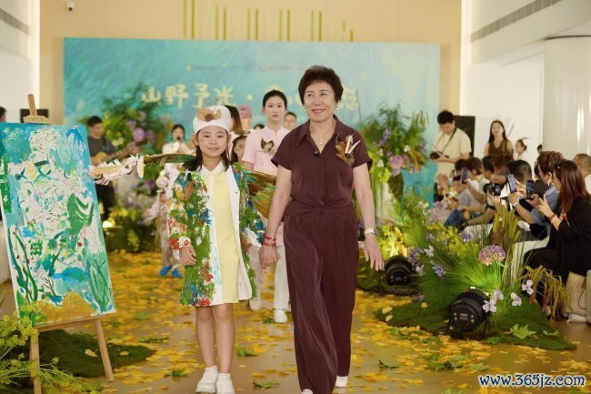 对话儿童艺术请示家陈吟：让艺术成为深圳儿童病院里的一束光