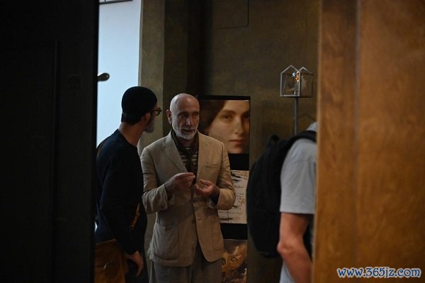 “Nel Mezzo”：第三届意大利现代艺术交流展于佛罗伦萨认真开幕