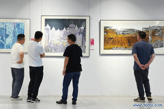 由中国文促会等主持的“如歌的行板·第三届宇宙女画家版画作品邀请展”巡展首站在上海老成揭幕