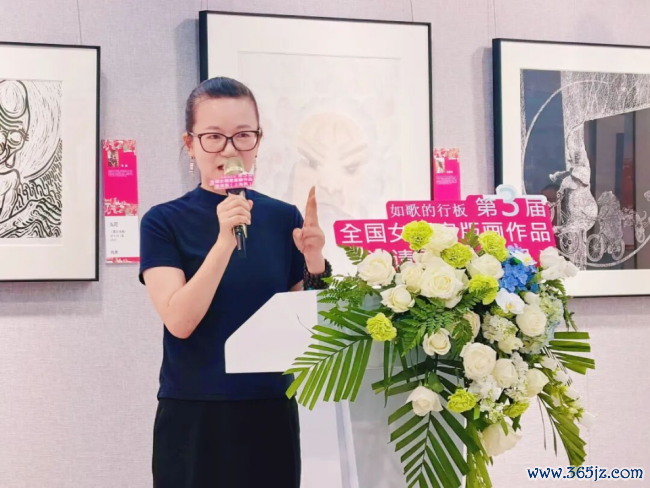 由中国文促会等主持的“如歌的行板·第三届宇宙女画家版画作品邀请展”巡展首站在上海老成揭幕